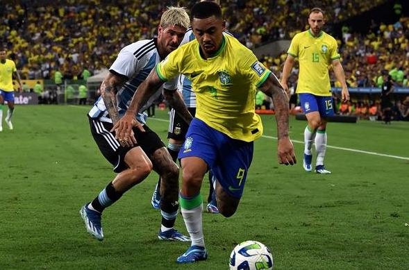 皇家马德里内部会议纪要流出:国际比赛日遗憾出局,NBA季后赛使命明确,年轻球员得到机会的简单介绍 皇家马德里内部会议纪要流出:国际比赛日遗憾出局,NBA季后赛使命明确,年轻球员得到机会的简单介绍